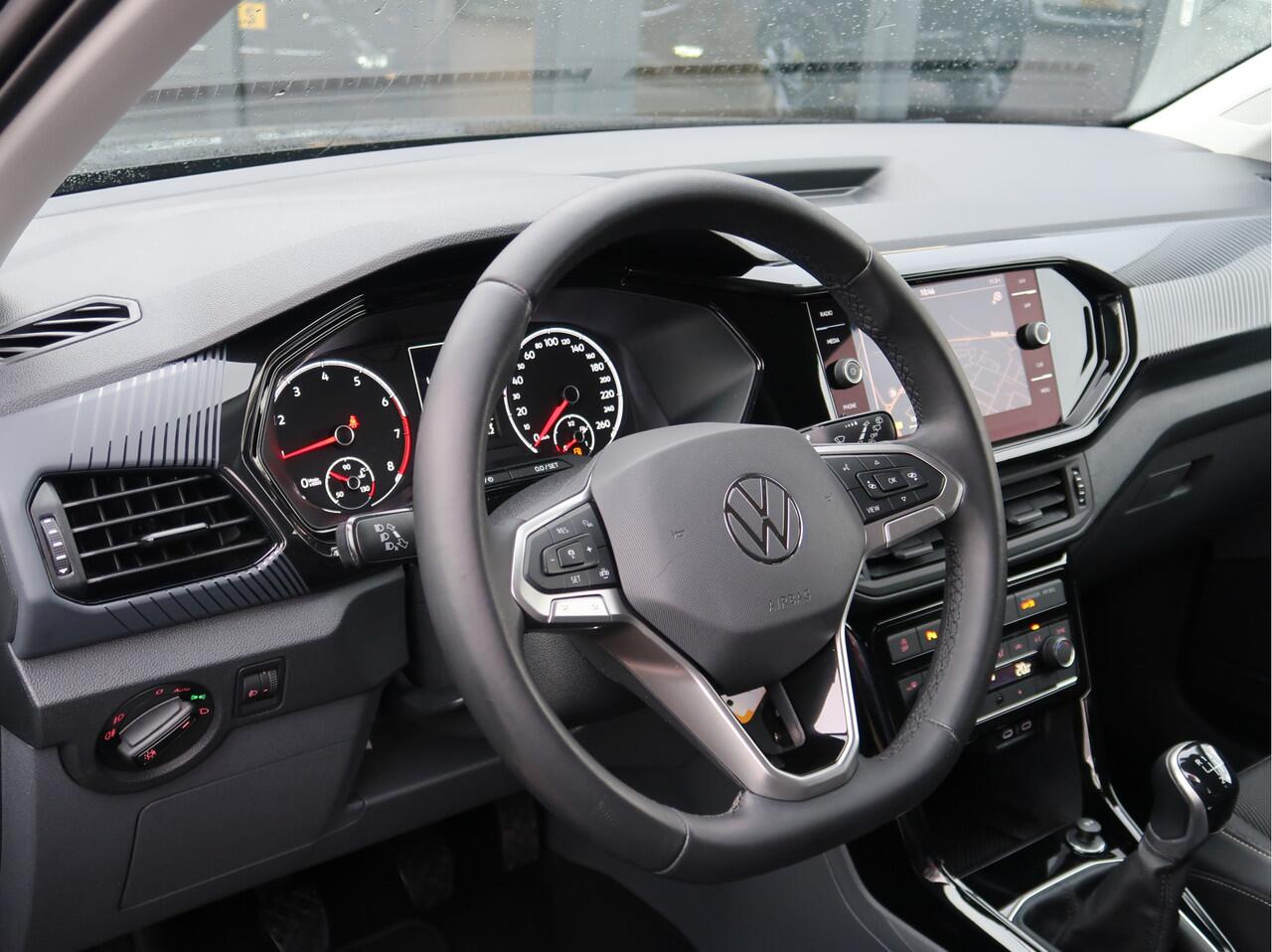Volkswagen T-Cross 1.0 TSI Life Business | Climate Control | Parkeersensoren | 17 inch |
