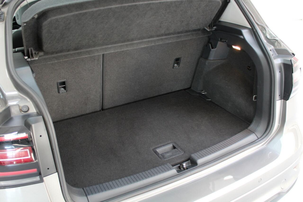 Volkswagen T-Cross 1.0 TSI R-LINE 116PK, CAMERA | NAVI | CARPLAY | CRUISE