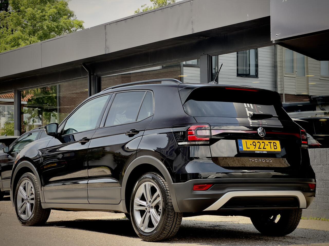 Volkswagen T-Cross 1.5 TSI ACTIE! BETAAL NU 50% 12450 DE REST IN 2JR RENTEVRIJ FINANCIEREN