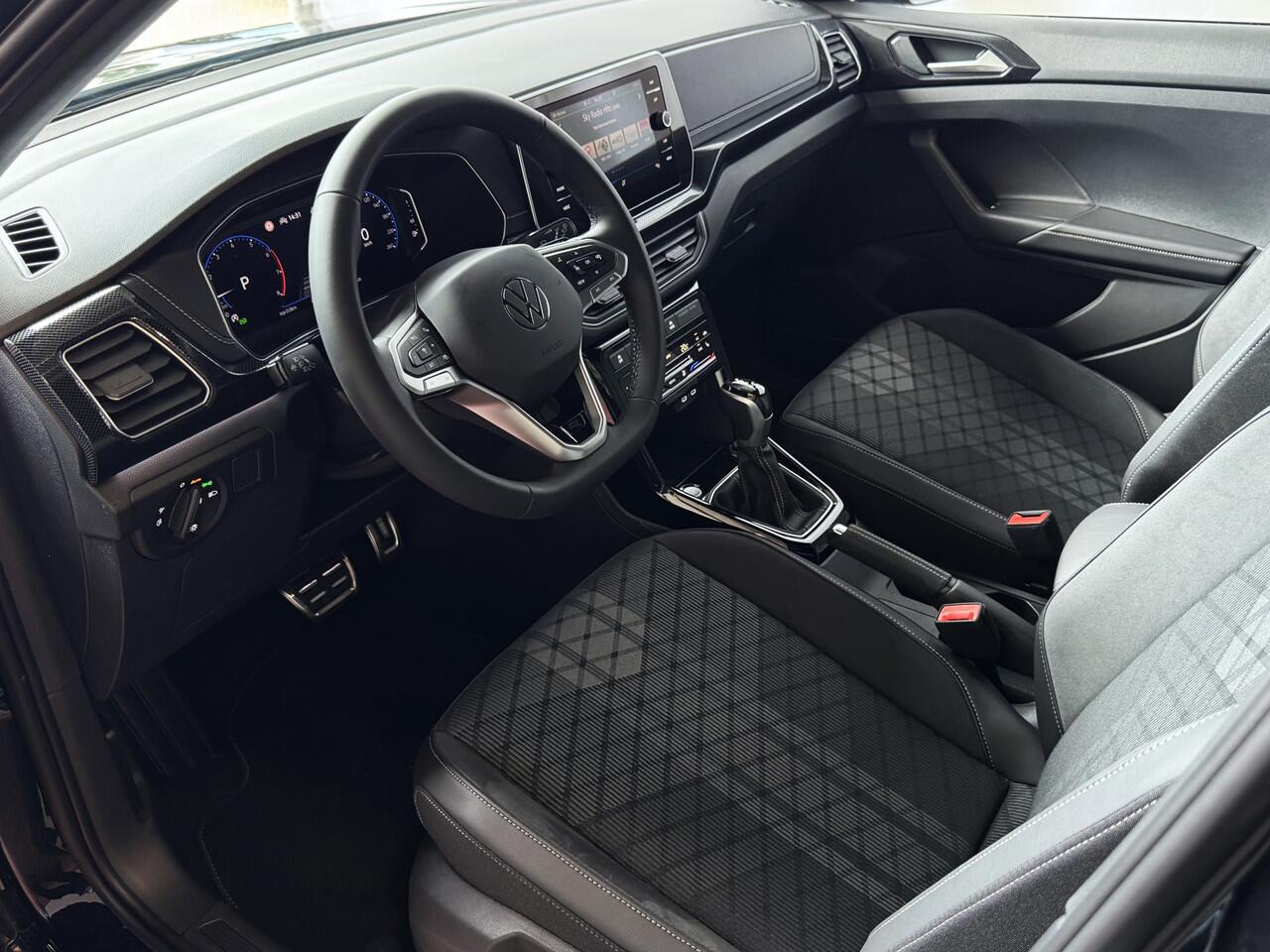 Volkswagen T-Cross ?NIEUWE AUTO? TSI 115PK R-LINE EDITION TREKHAAK LED LMV IQ CAMERA STOELVERW ?2025? "Volkswagen rijden begint bij Topautos.nl - 75 topmodellen direct op voorraad!"