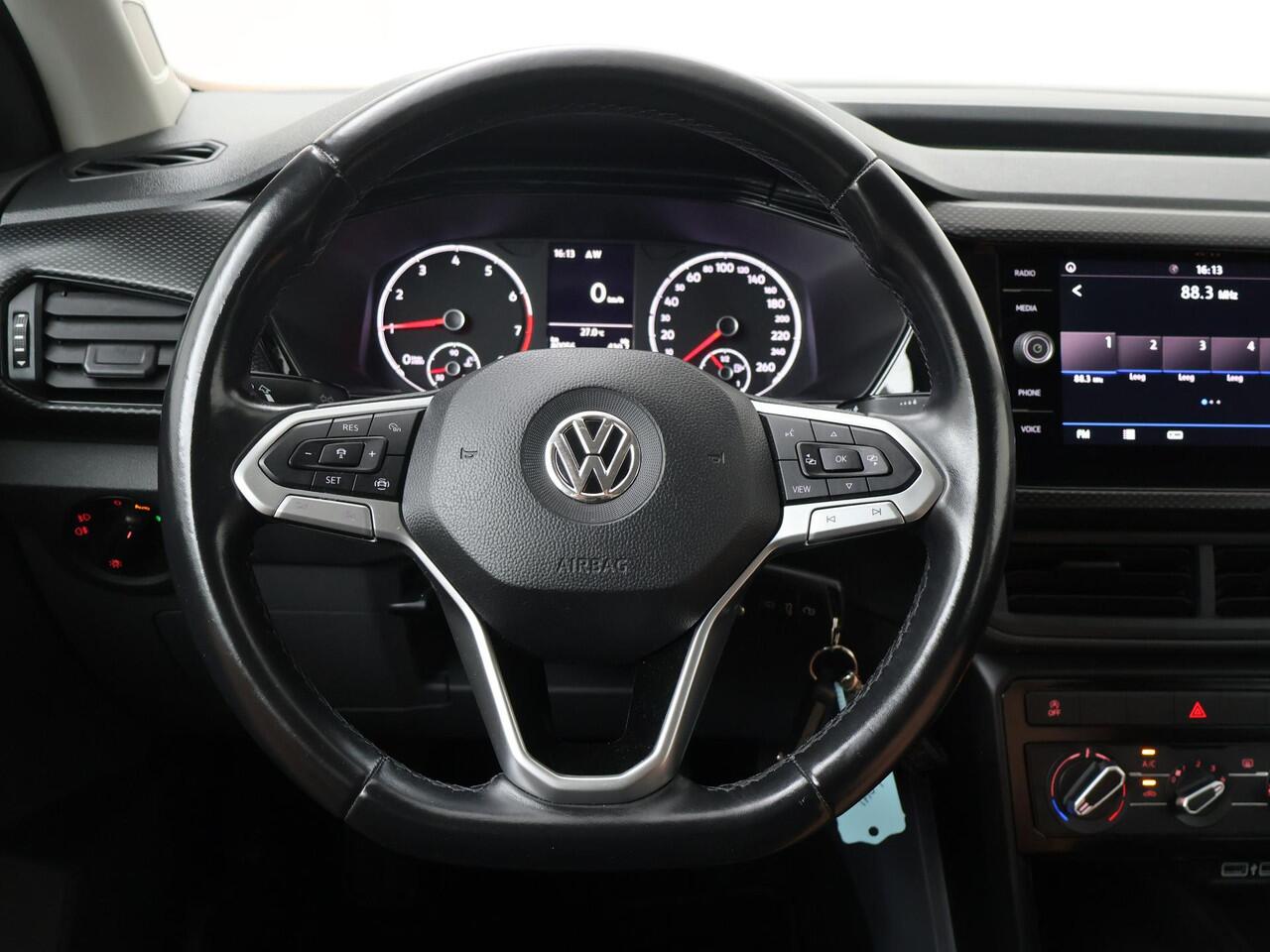 Volkswagen T-Cross 1.0 TSI Life | 95 PK | Adaptive Cruisecontrol | Navigatie | Trekhaak |