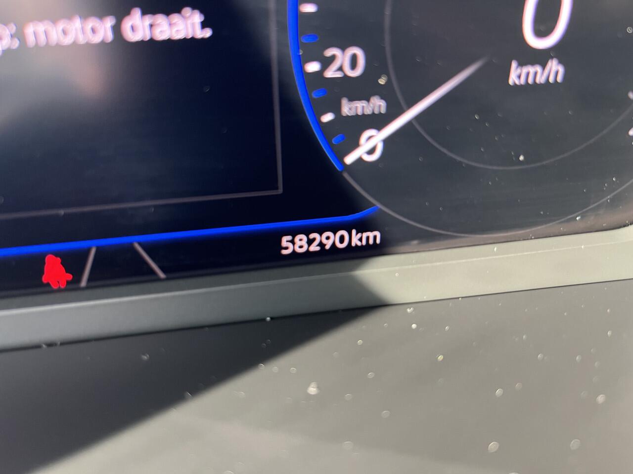 Volkswagen T-Cross 1.0 TSI R-Line / AUTOMAAT/ PARK. SENSOREN V+A/ CAMERA/ STOEL VERWARMING/ APP-CONNECT/ ACC/ DIGITAL DASH/ CLIMA/ DAB/ LED/ ISOFIX/ 17'' LMV