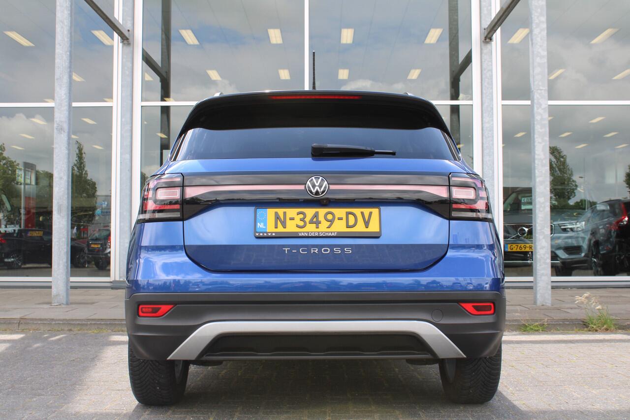 Volkswagen T-Cross TSI Life | Adapt. Cruise | Camera | Draadloze telefoonlader | DAB | Getint glas
