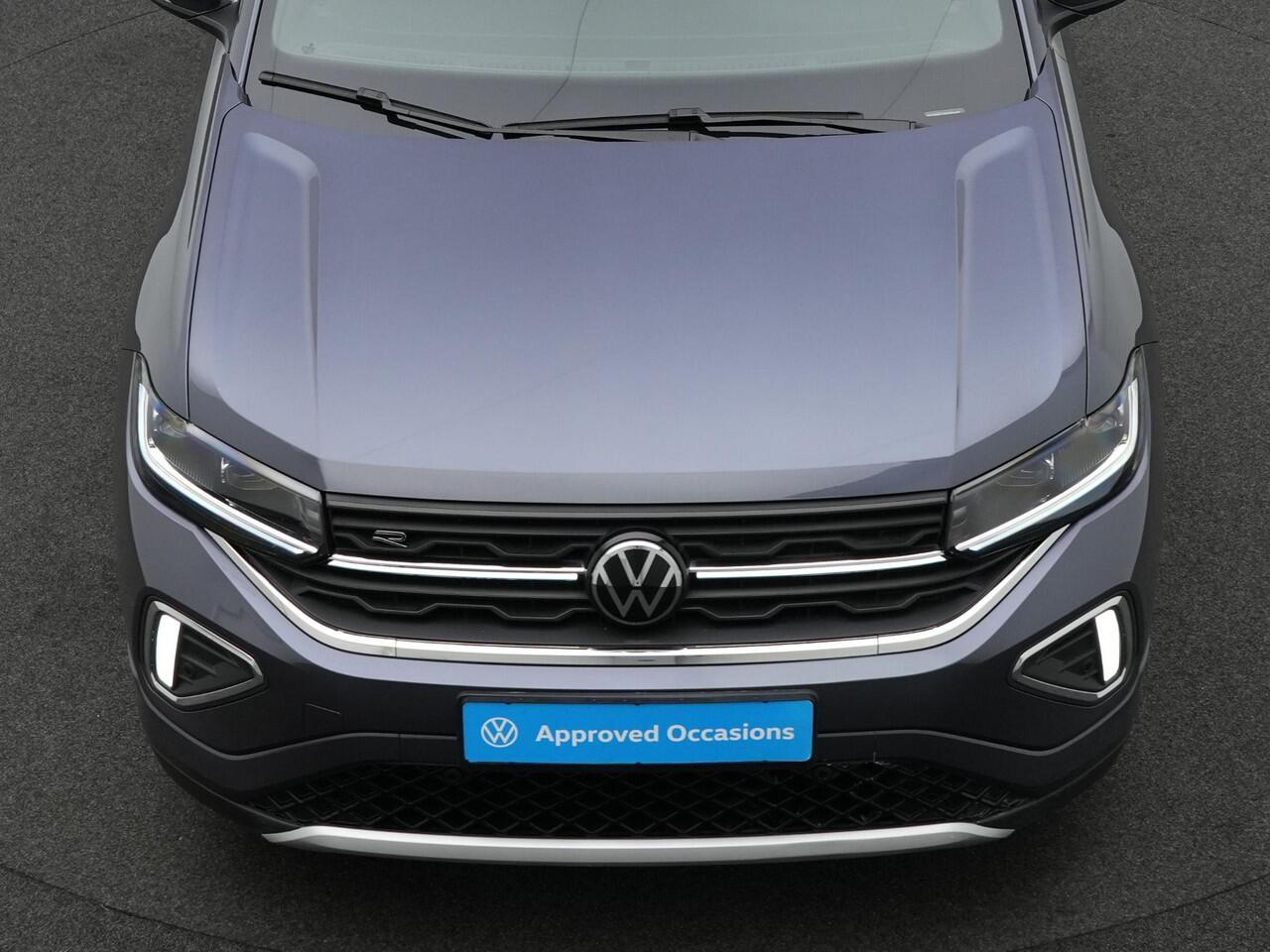 Volkswagen T-Cross 1.5 TSI 150 pk DSG R-Line Edition | IQ Light | Trekhaak | Stoelverwarming | Achteruitrijcamera | Adaptive Cruise | Carplay | 17 inch