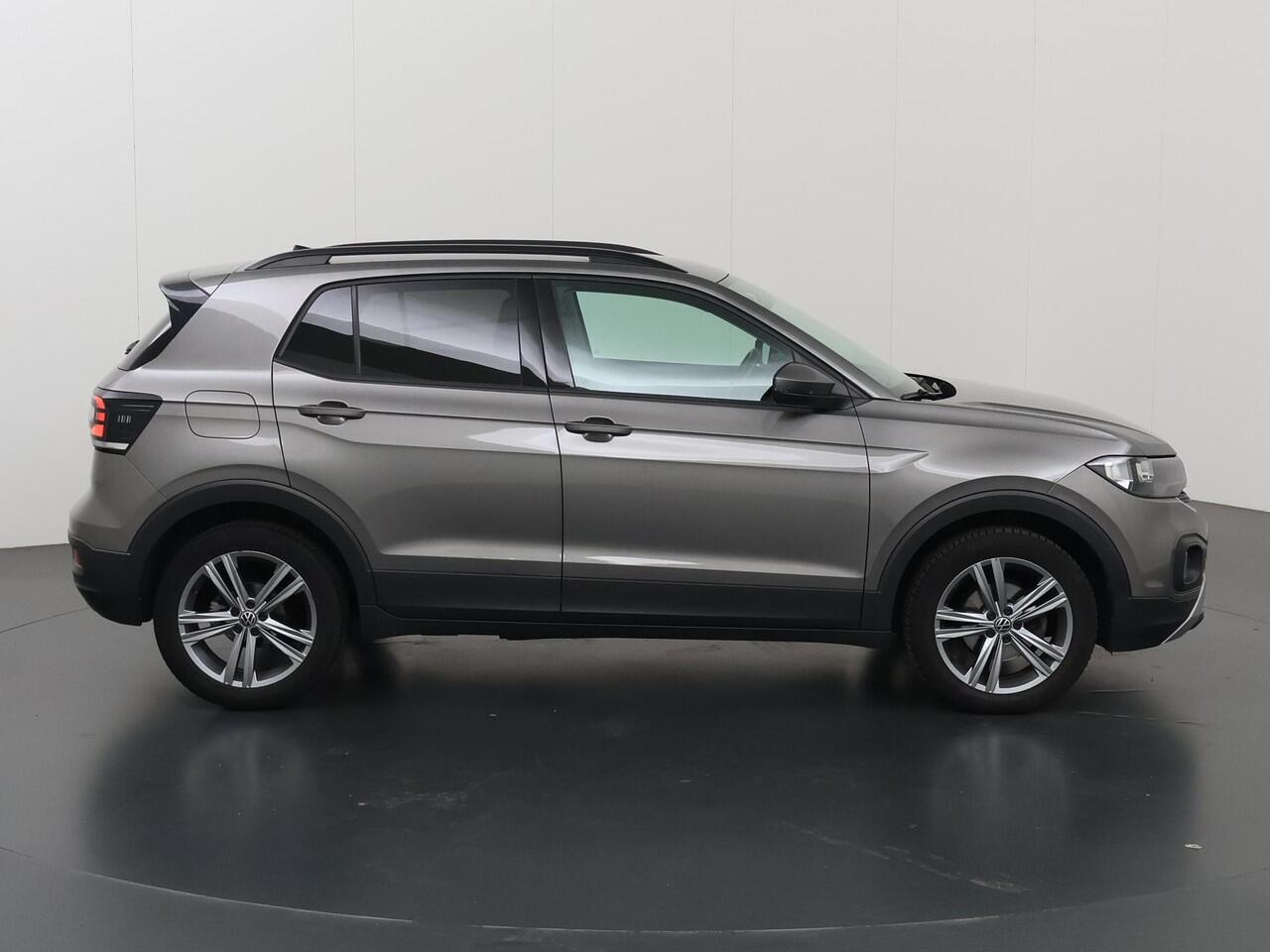 Volkswagen T-Cross 1.5 TSI Style Business R | Navigatie | Camera | DAB | Apple CarPlay/ Android Auto | Stoelverwarming | Climate Control | LED | Adaptieve Cruise Control |