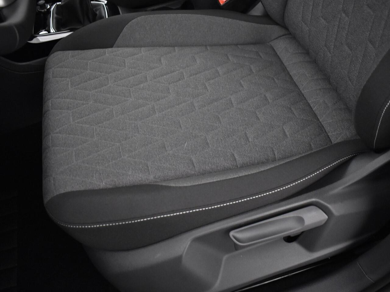 Volkswagen T-Cross Life Edition 1.0 TSI 95 pk 5 versn. Hand · Achteruitrijcamera · Draadloze telefoonlader · MEGA Sale . prijs is incl inruilbonus