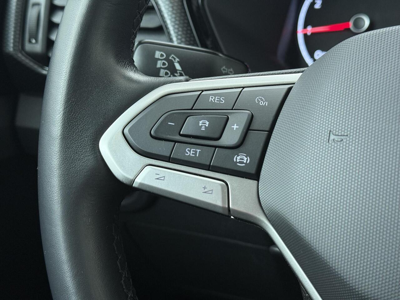 Volkswagen T-Cross 1.0 TSI Life | 95 PK | Achteruitrijcamera | Climate control | Apple Carplay/Android Auto |