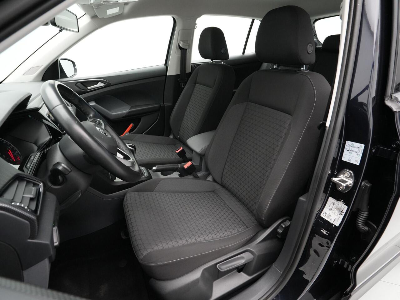 Volkswagen T-Cross 1.0 TSI 115pk Life Navigatie Trekhaak Acc Pdc Carplay Side Assist 145