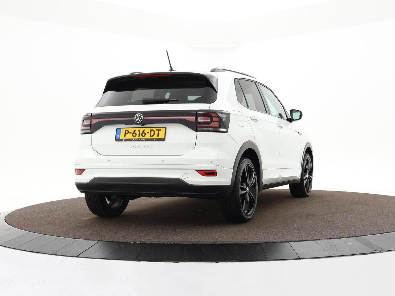 Volkswagen T-Cross 1.0 TSI 110PK DSG R-Line · Camera · Apple/Android Car Play · P-Sensoren · Stoelverwarming · 18'' velgen ·