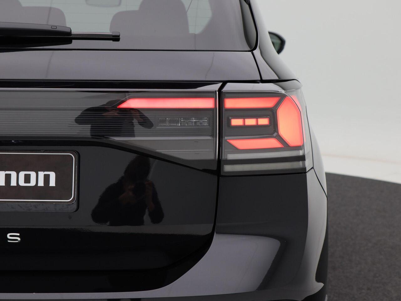 Volkswagen T-Cross Life Edition 1.0 TSI 116 pk | Stoelverwarming | Digitale Cockpit Pro | Camera | Travel Assist |