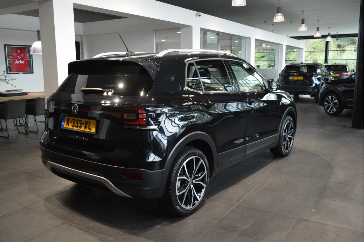 Volkswagen T-Cross 1.0 TSI Style clima cruise app connect pdc 18 inch !!