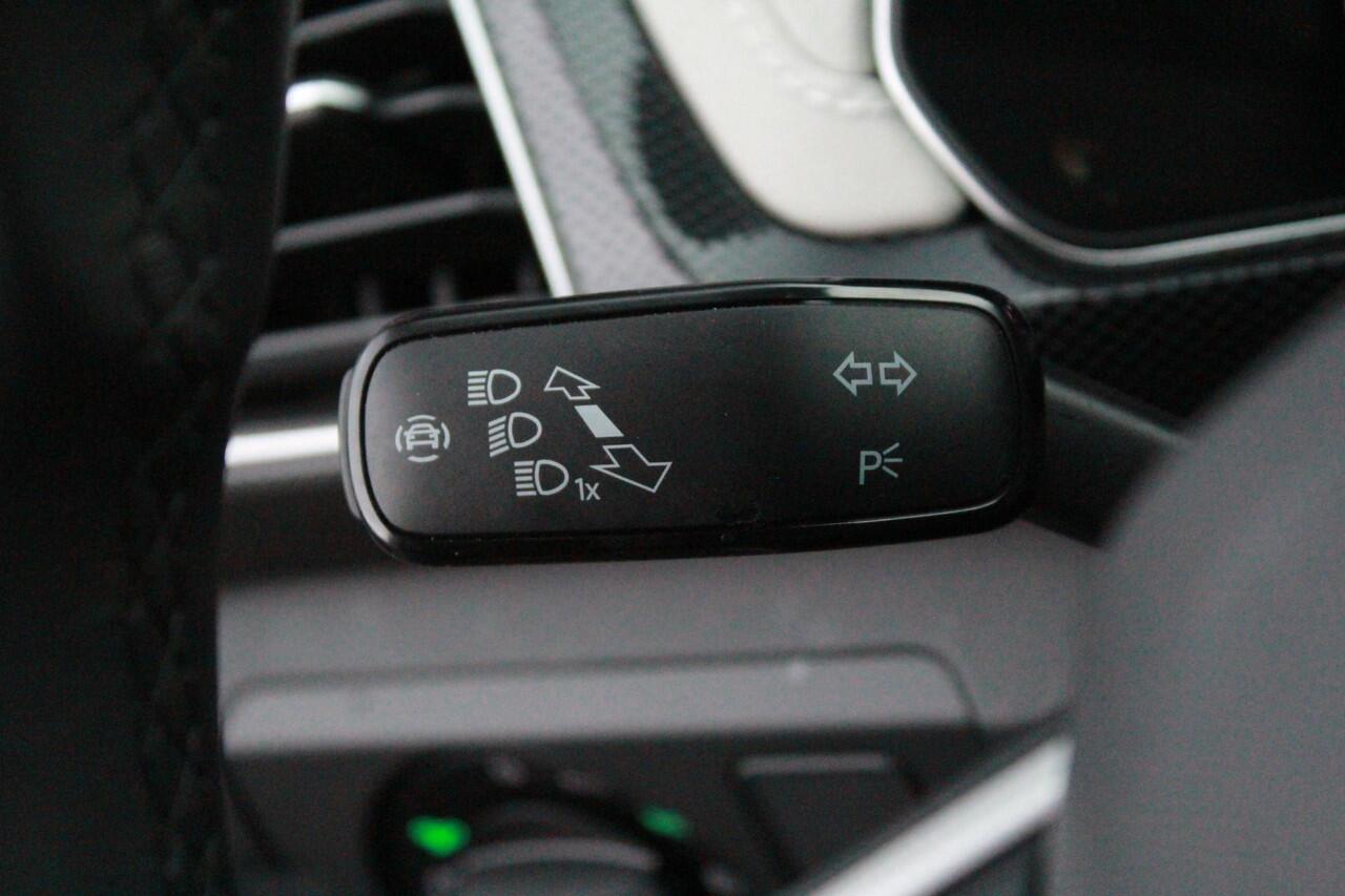 Volkswagen T-Cross 1.0 TSI Style | Trekhaak | | IQ-light | ACC | Stoelverwarming |