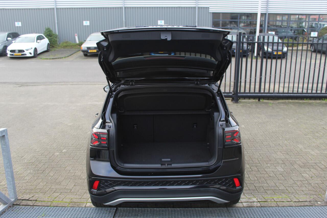 Volkswagen T-Cross 1.5 TSI R-Line Automaat/Navigatie/Virtual cockpit/Adaptive cruise control/Achteruitrijcamera/Parkeersensoren rondom/Apple carplay/Stoelverwarming/Climate control/IQ light/DAB/Draadloze telefoonlader.