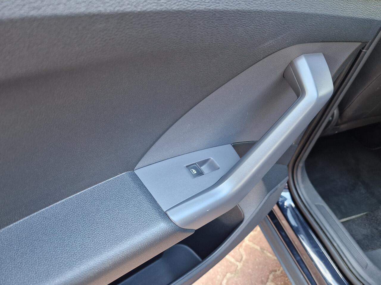 Volkswagen T-Cross 1.0 TSI Style R-line 12MND BOVAG GAR. | ECC | ACC | CARPLAY | CAMERA | PDC | VIRTUAL DISPLAY