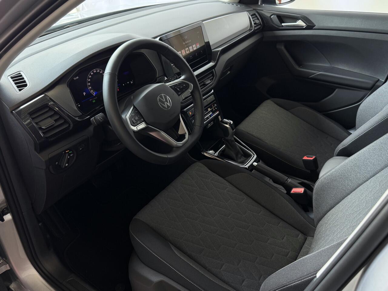 Volkswagen T-Cross T-CROSS AUTOMAAT 2.056KM! 116PK (18'' R-LINE LMV) AFN.TREKHAAK CAMERA VIR.COCKPIT STOELVERW. ADAP.CRUISE LMV CARPLAY 2025 "Volkswagen rijden begint bij Topautos.nl - 75 topmodellen direct op voorraad!"