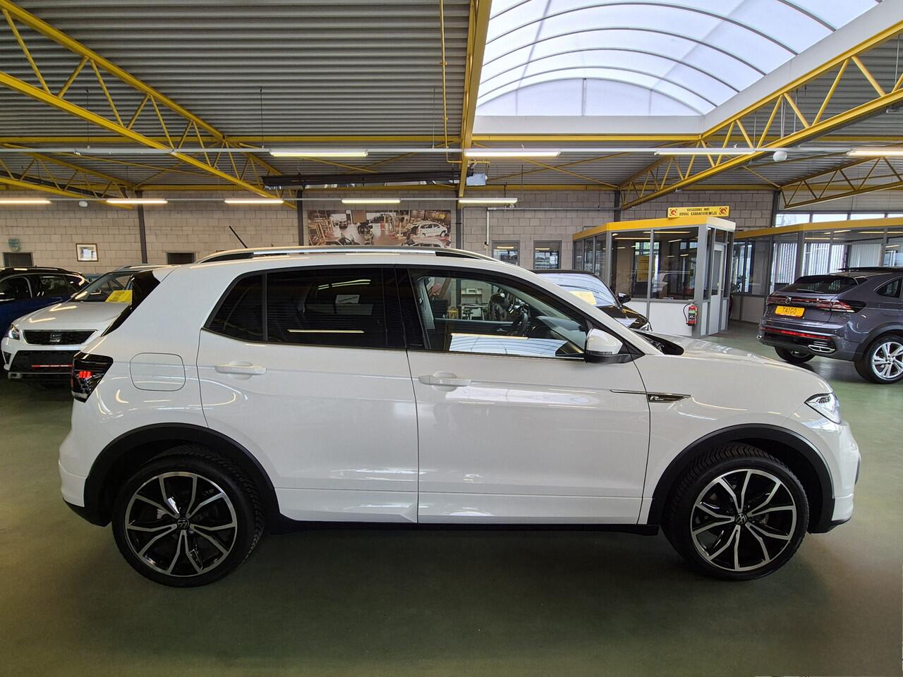 Volkswagen T-Cross 1.5 TSI Style -150pk- Automaat R-Line | Dodehoek sensoren | Camera | Digitale Cockpit Pro | Rijklaarprijs incl. 1 jaar Bovag garantie