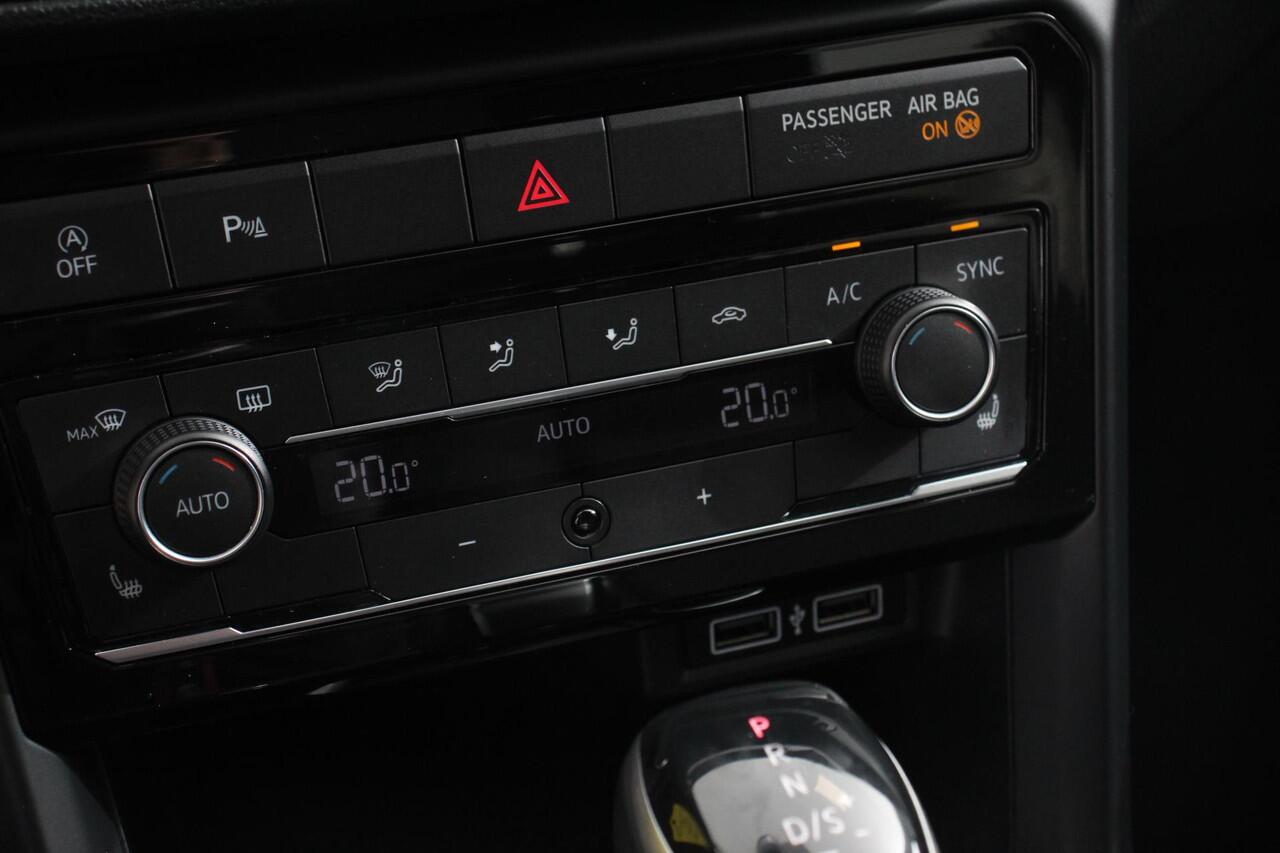 Volkswagen T-Cross 1.0 TSI 115pk DSG Life Plus | Navigatie | Apple Carplay/ Android Auto | Climate Control | Adaptive Cruise Control | Lane/Side Assist | Camera | Stoelverwarming |