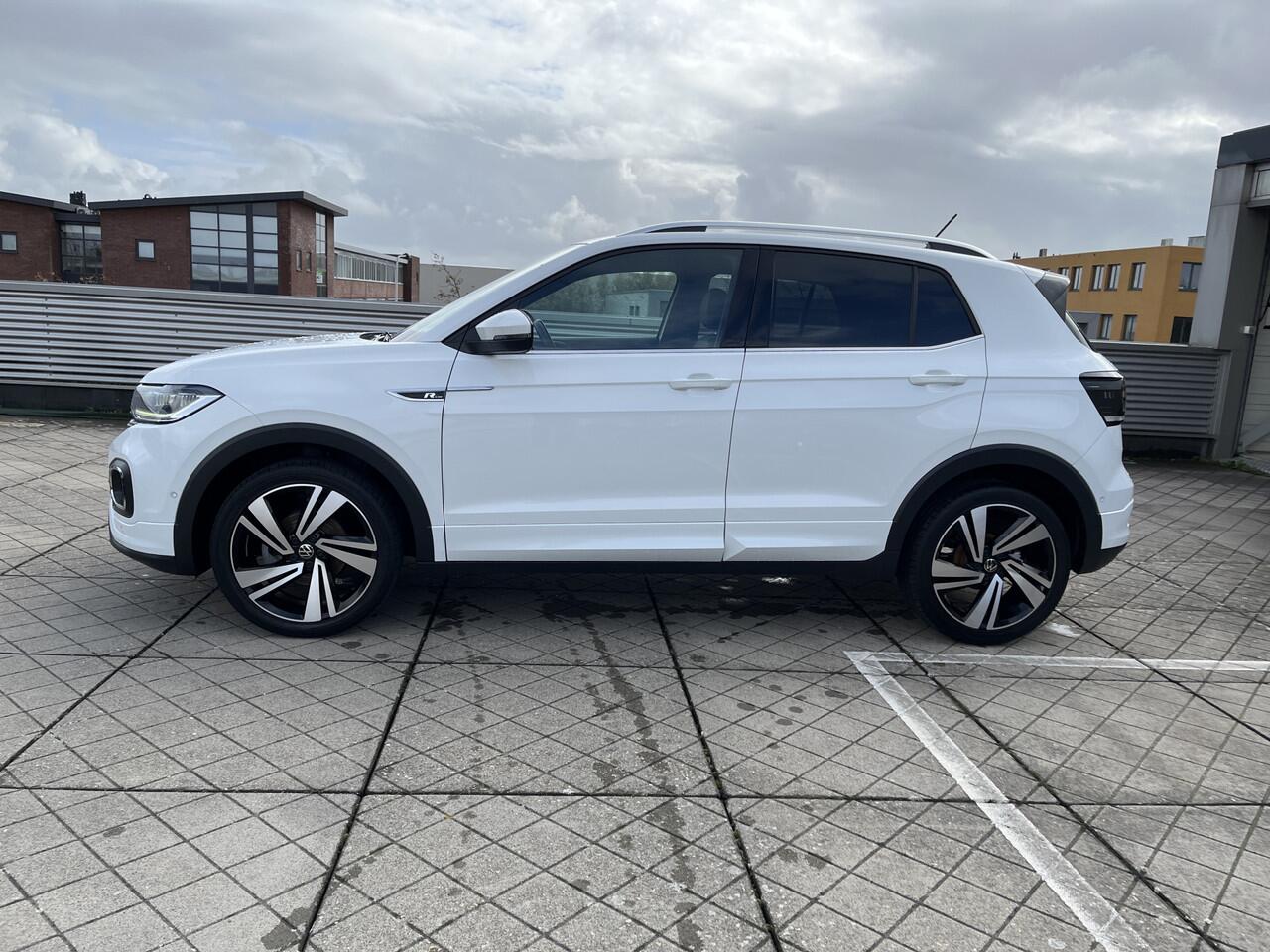 Volkswagen T-Cross 1.0 TSI R-Line Beats DSG Automaat App-Connect / Navigatie / R-Line in + exterieur / Beats / Digital Cockpit Pro / Camera