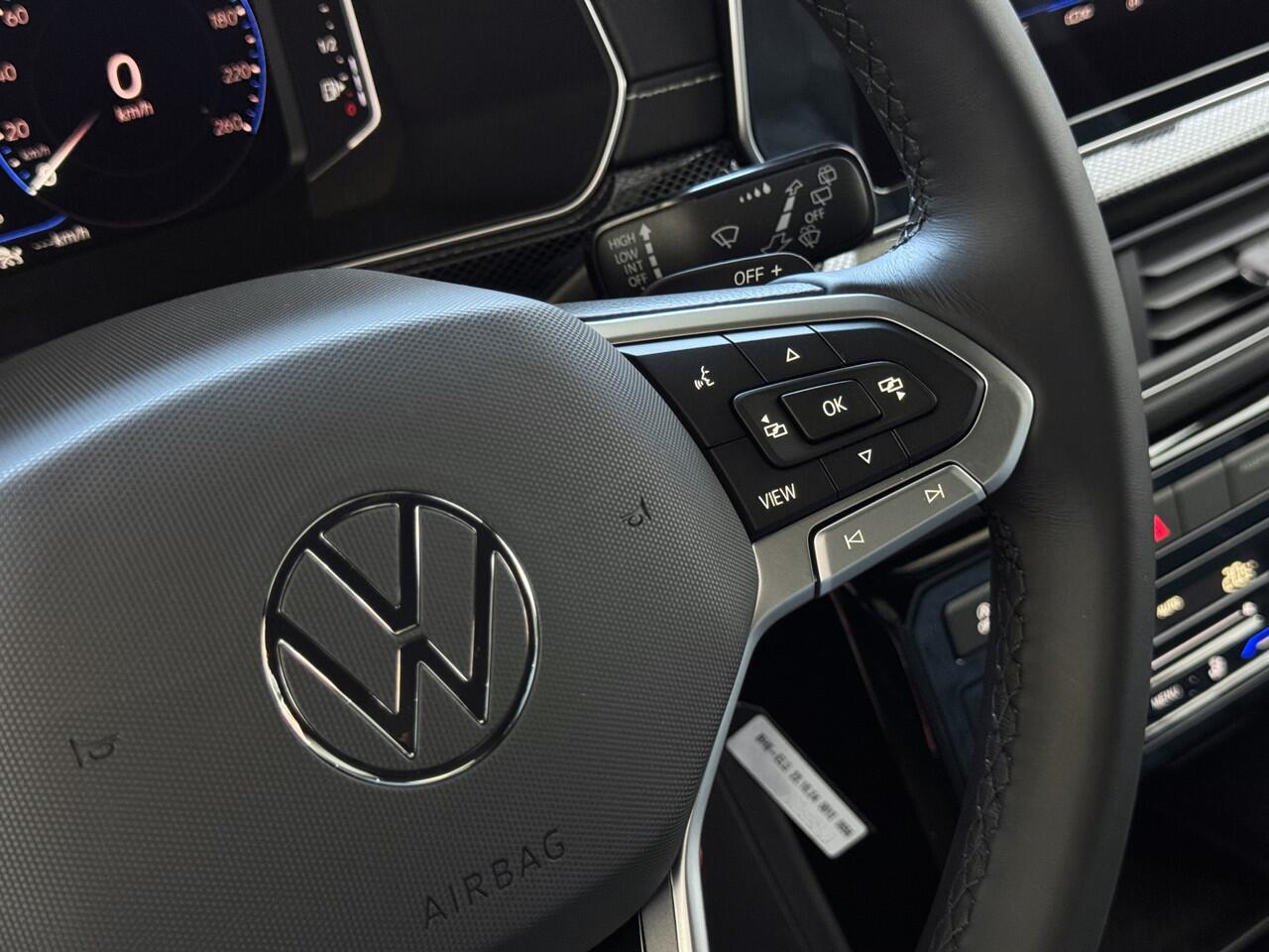 Volkswagen T-Cross 1.5 TSI 150PK R-LINE EDITION TREKHAAK LED 18''LMV IQ CAMERA STOELVERW ?2025? "Volkswagen rijden begint bij Topautos.nl - 75 topmodellen direct op voorraad!"