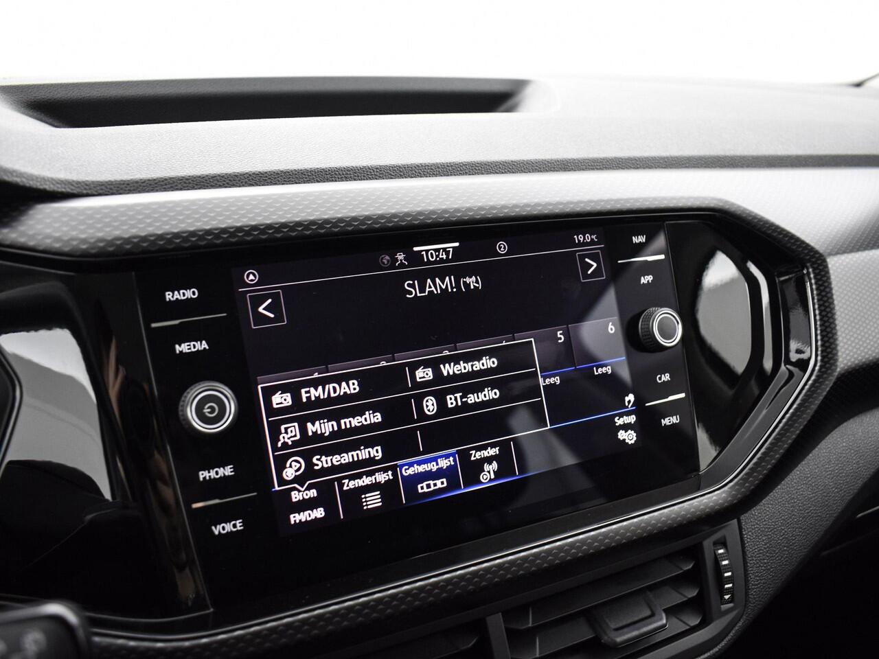 Volkswagen T-Cross 1.0 TSI 110pk DSG Life · Camera · Apple/Android Car Play · Navigatie · P-Sensoren · Airco · 16'' Inch · Garantie t/m 10-10-2027 of 100.000km