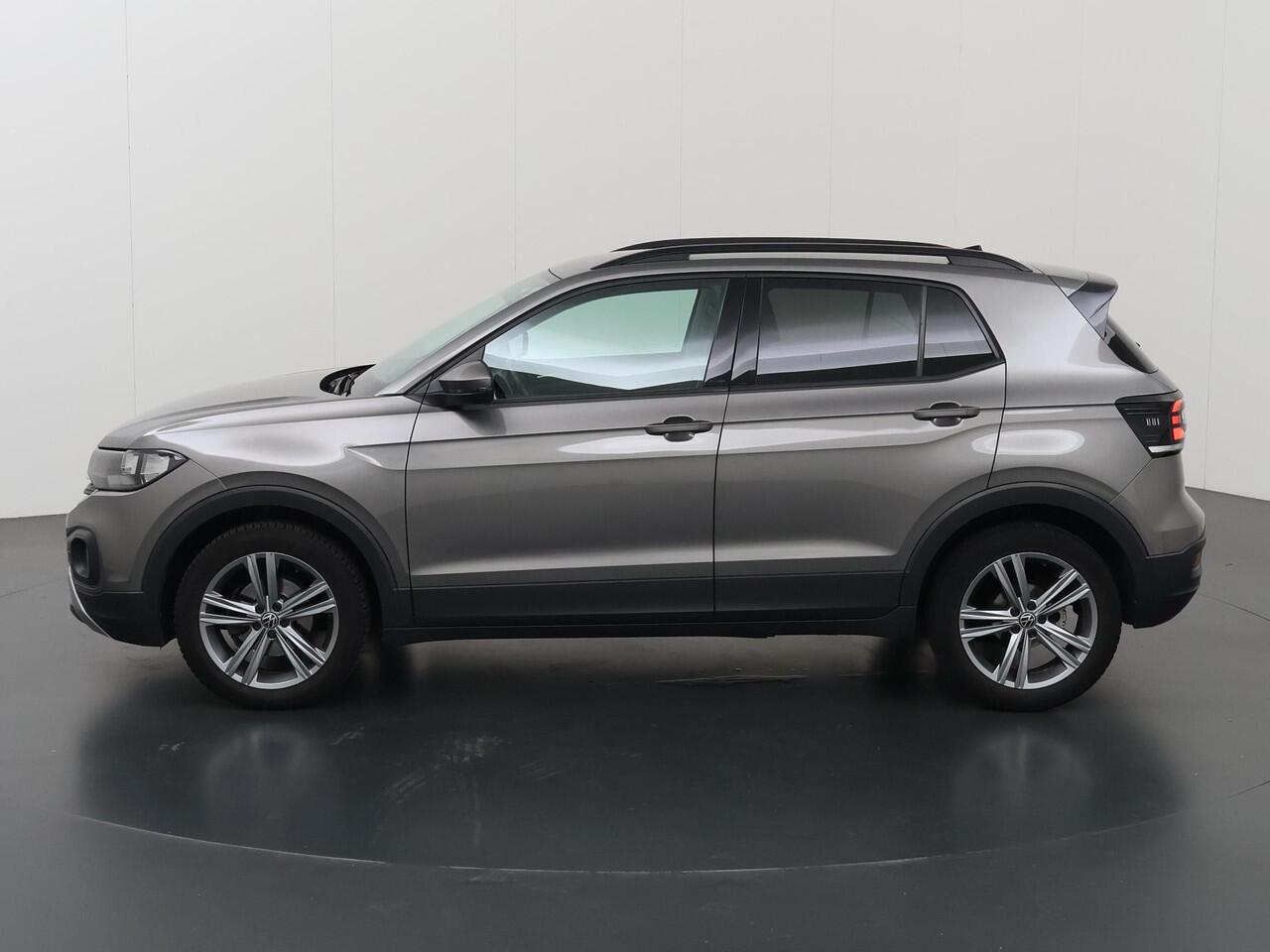 Volkswagen T-Cross 1.5 TSI Style Business R | Navigatie | Camera | DAB | Apple CarPlay/ Android Auto | Stoelverwarming | Climate Control | LED | Adaptieve Cruise Control |