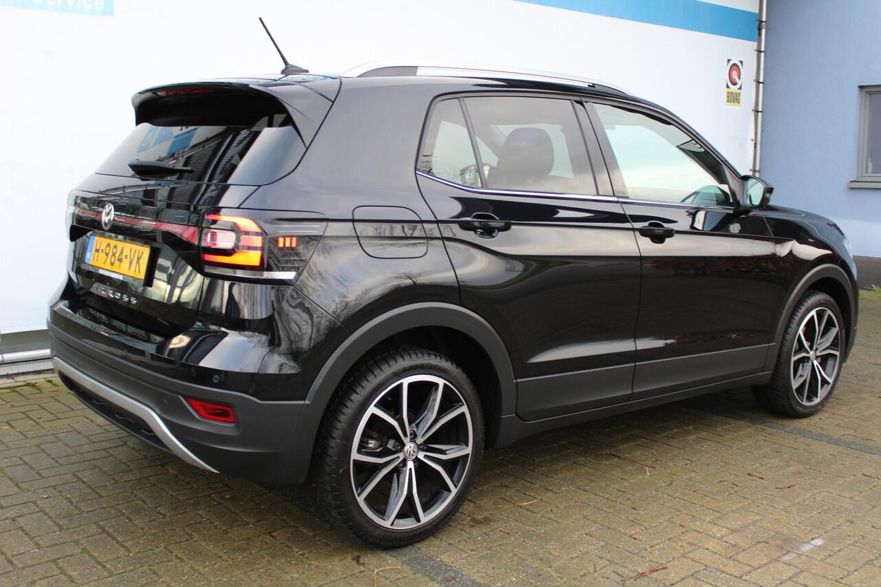 Volkswagen T-Cross 1.0 TSI Style | Incl. 12 maanden garantie | Climate controle | Adaptive cruise controle | Digital cockpit | Navigatie | Apple CarPlay/Android Auto | Draadloze telefoonlader | Dodehoeksensoren | DAB+ | Parkeersensoren V+A | Getinte ramen | Origineel NL Aut