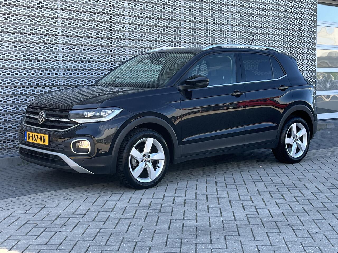 Volkswagen T-Cross 1.5 TSI Style / App connect / Climate controle / Stoel verwarming / Camera / Parkeersensoren V+A / **