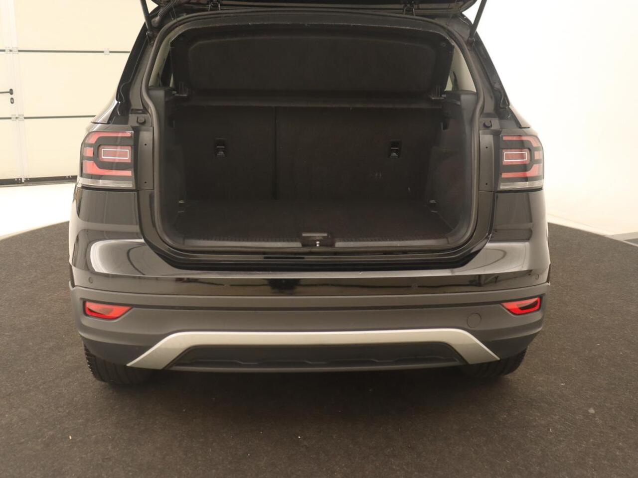 Volkswagen T-Cross 1.0 TSI Style | Camera | Keyless | Virtual Cockpit | Sportstoelen | Carplay | Adaptive cruise | Half leder | Full LED | Getint glas | LMV 17 inch