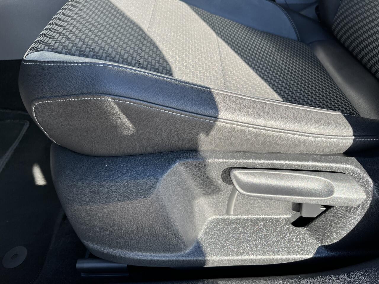 Volkswagen T-Cross 1.0 TSI R-Line / AUTOMAAT/ 2X R-LINE/ DAB/ ADAPT. CRUISE/ PARK. SENSOREN/ CLIMA/ APP-CONNECT/ BLUETOOTH/ LED/ 18" LMV