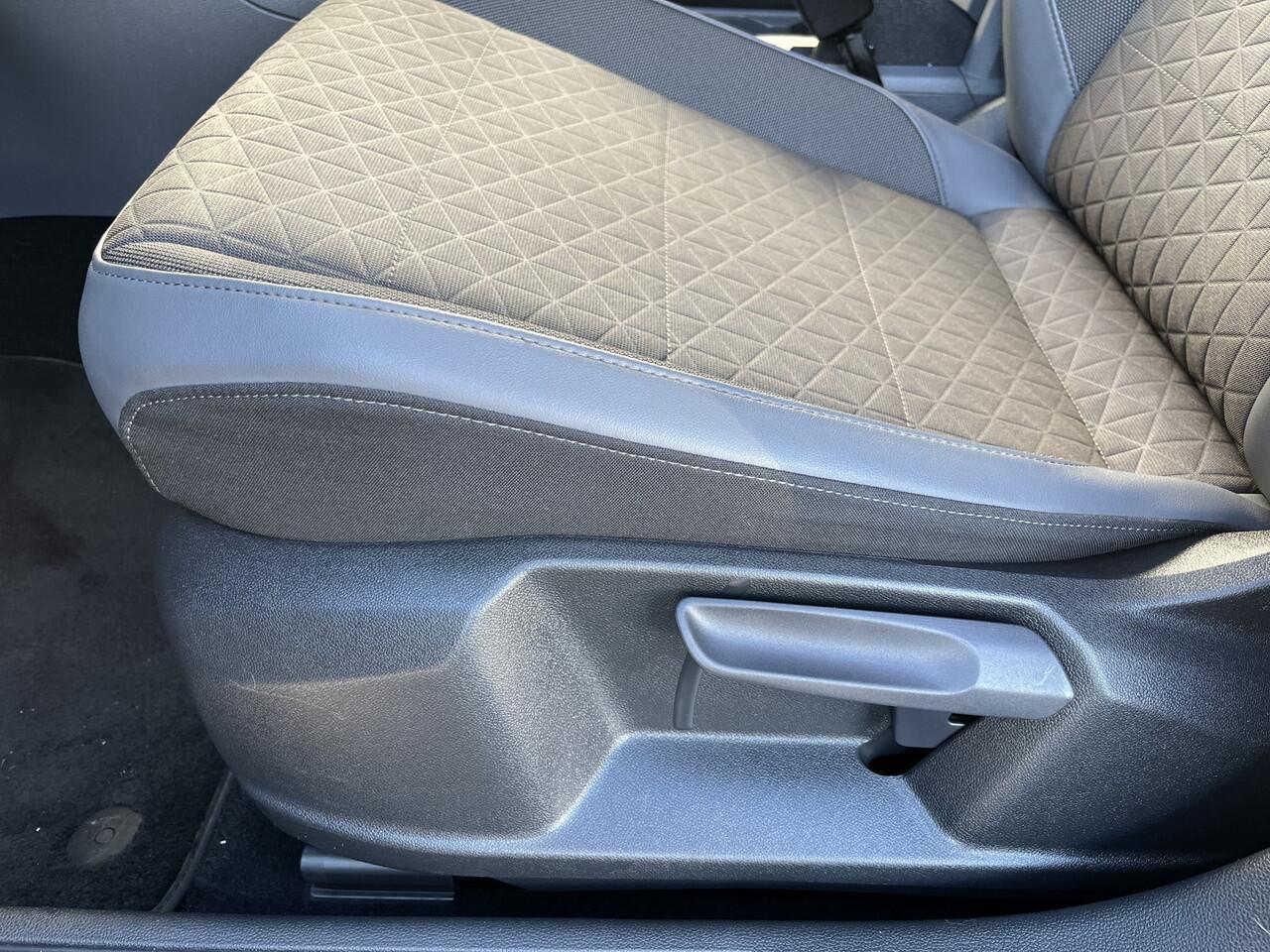 Volkswagen T-Cross 1.0 TSI Style / TREKHAAK/ PARK. SENSOREN/ ADAPT. CRUISE/ LED/ CLIMA/ APP CONNECT/ 17" LMV