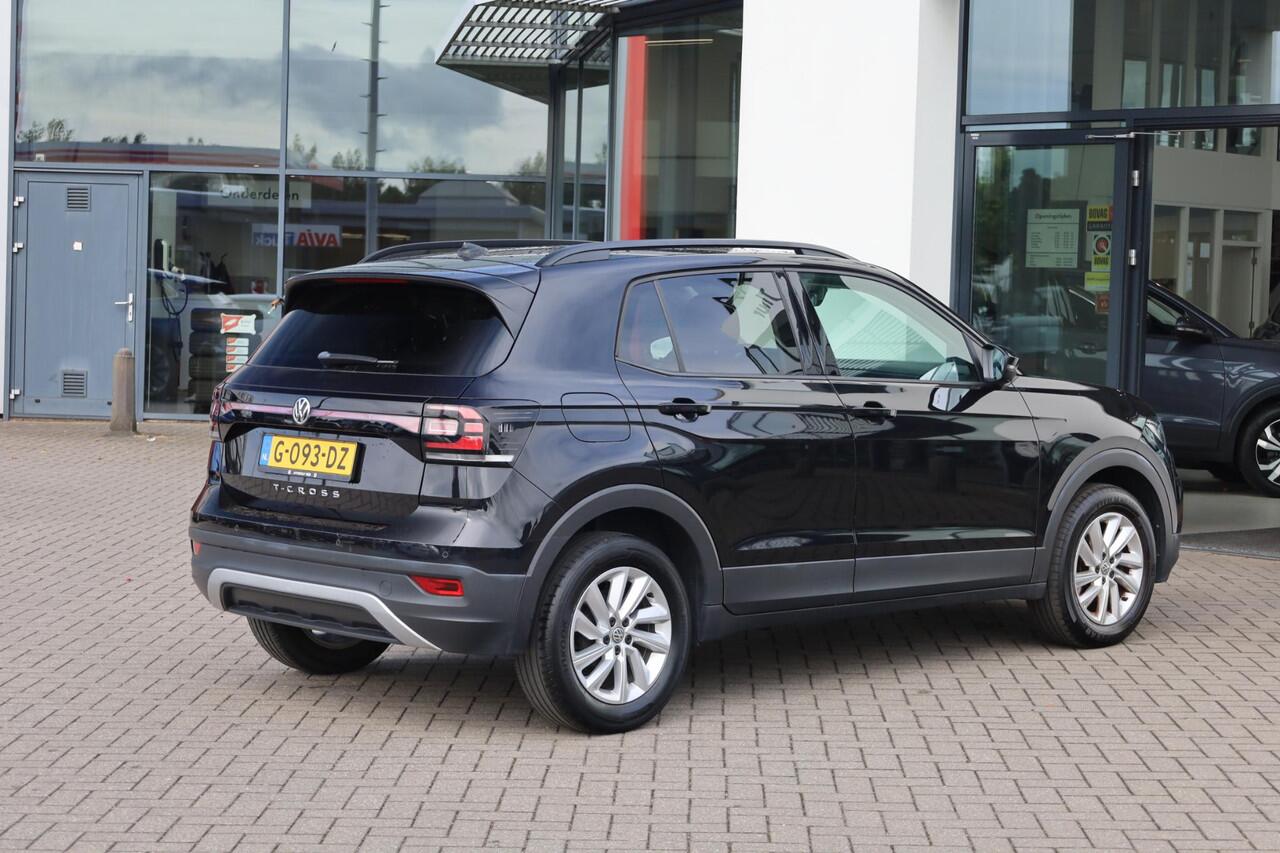 Volkswagen T-Cross 1.0 TSI Life 95PK / 70kW, NL auto 1e eigenaar dealeronderhouden, adaptieve cruise control (acc), elektrisch verstel-, verwarm- en inklapbare buitenspiegels (spiegel pakket), 16" 'Rochester' LMV, licht en regensensor, parkeersensoren voor en achter (pdc), 