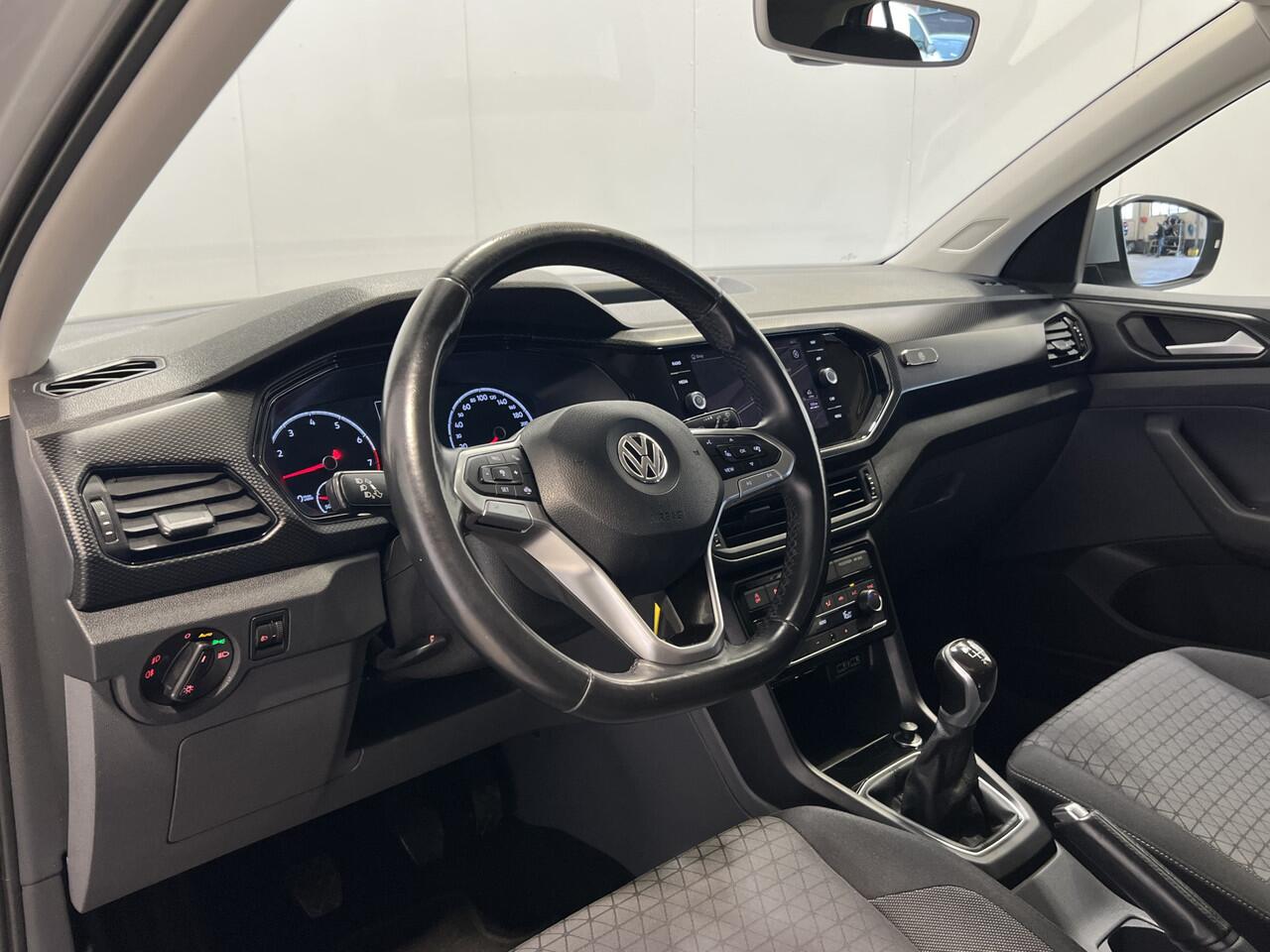 Volkswagen T-Cross 1.0 TSI Life | Navigatie/Android/Apple Carplay | LM Velgen 16" | Cruise Control Adaptief | PDC Voor en Achter | Airco |