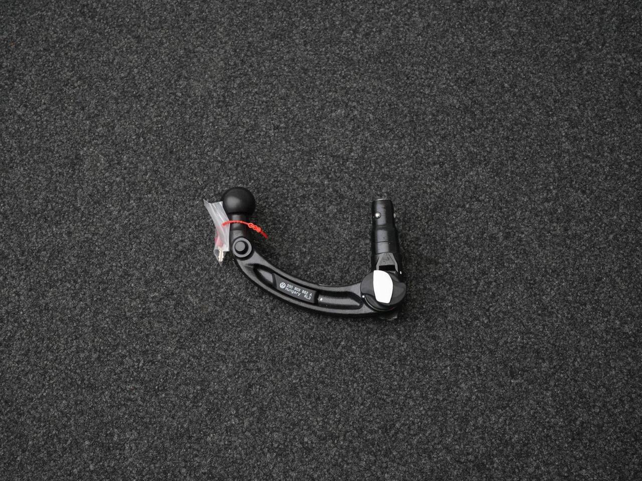 Volkswagen T-Cross 1.5 TSI 150 pk DSG R-Line Edition | R-Line | Trekhaak | IQ Light | Stoelverwarming | Achteruitrijcamera | Navigatie | Parkeersensoren voor/achter | Adaptive Cruise