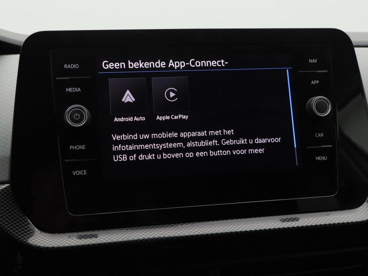 Volkswagen T-Cross 1.0 TSi Life Edition | Adaptive Cruise | Climate Control | Parkeersensoren | Carplay | 16 inch | 16.192 km!!