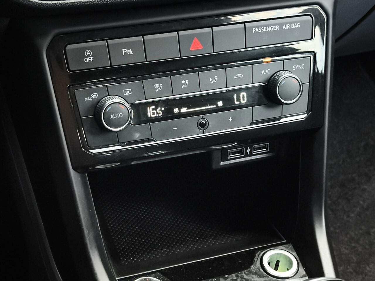 Volkswagen T-Cross 1.0 TSI Life 1e-Eig. Keurig-Onderh. BOVAG-Garantie. NL-Auto..