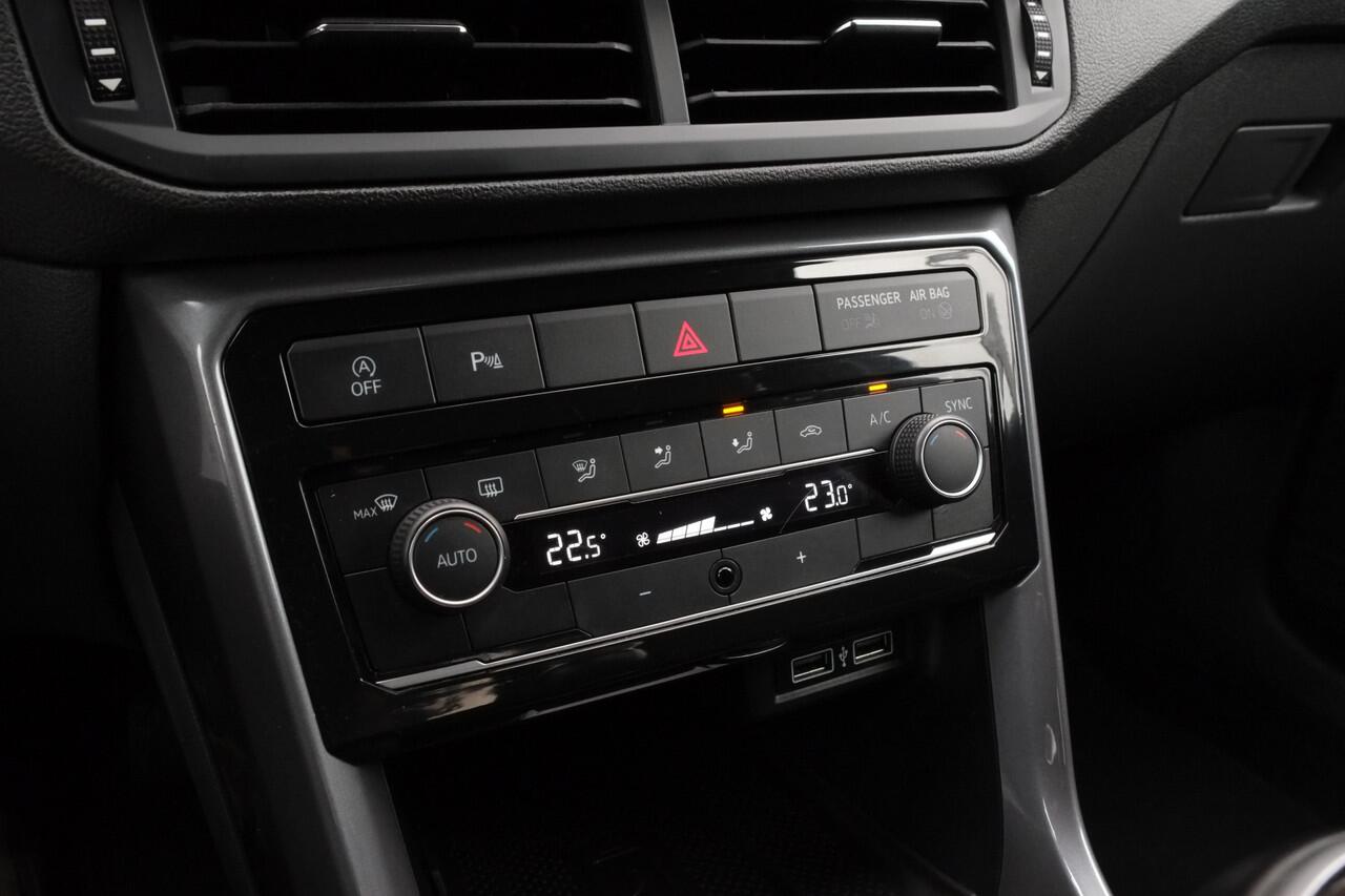 Volkswagen T-Cross 1.0 TSI Style Achteruitrijcamera, Carplay, ACC, Dodehoek detectie