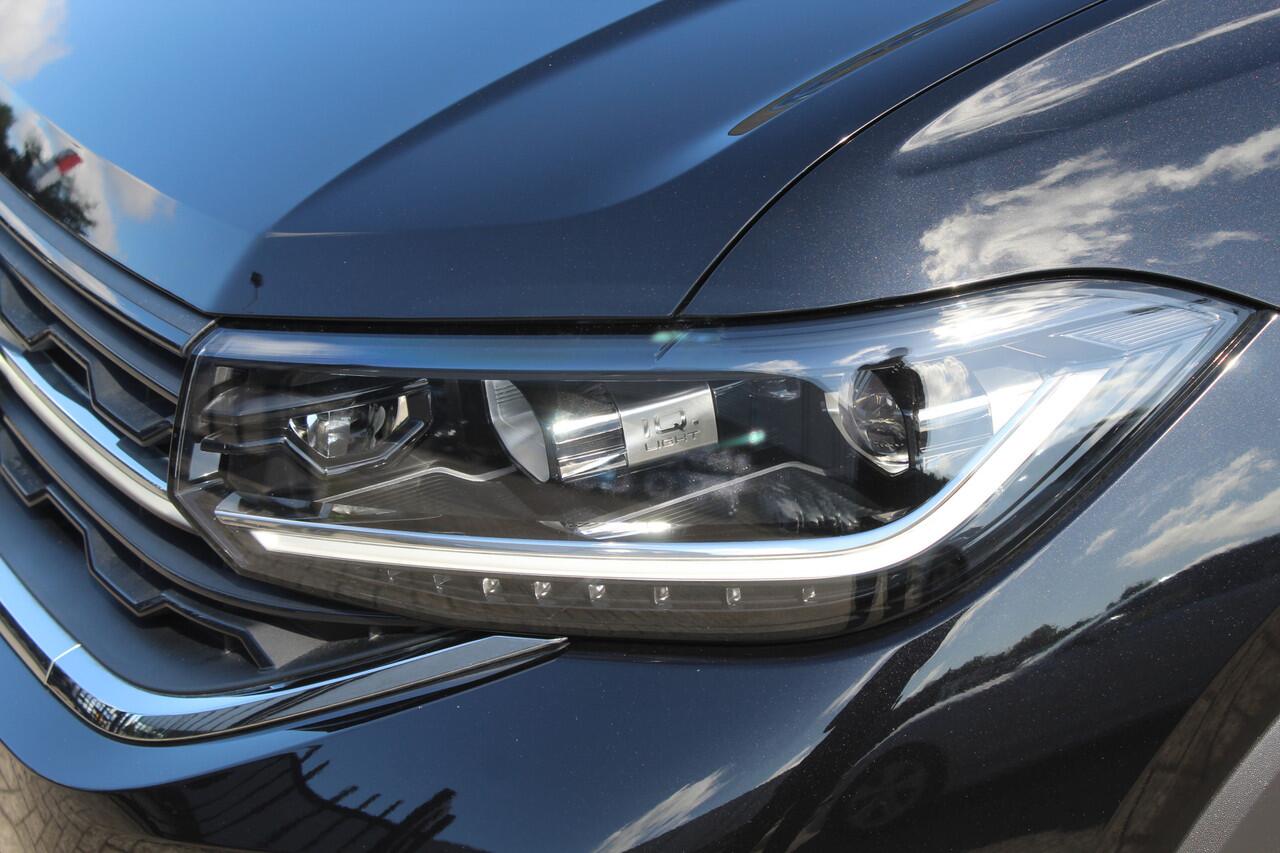 Volkswagen T-Cross 1.0 TSI 2x R-Line 2x R-Line Automaat/Navigatie/Virtual cockpit/Adaptive cruise control/Achteruitrijcamera/Parkeersensoren rondom/Apple carplay/Stoelverwarming/Climate control/IQ light/DAB/Draadloze telefoonlader.