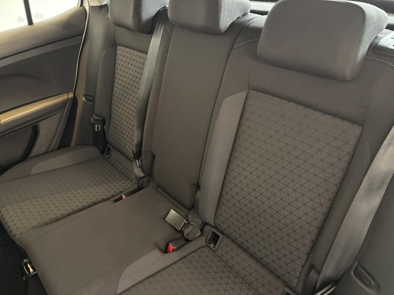 Volkswagen T-Cross 1.0 TSI Life Trekhaak, Parkeersensoren, Apple / Android