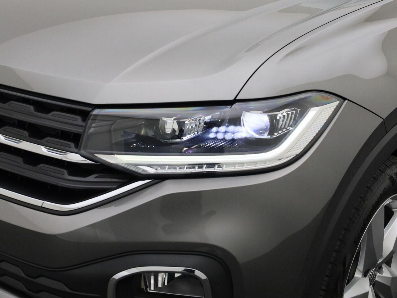 Volkswagen T-Cross 1.0 TSI 115pk Style · Navigatie · Camera + Parkeersensoren · Apple/Android Car Play · LED · Clima · Info Active Display · Elek. inklapbare spiegels ·