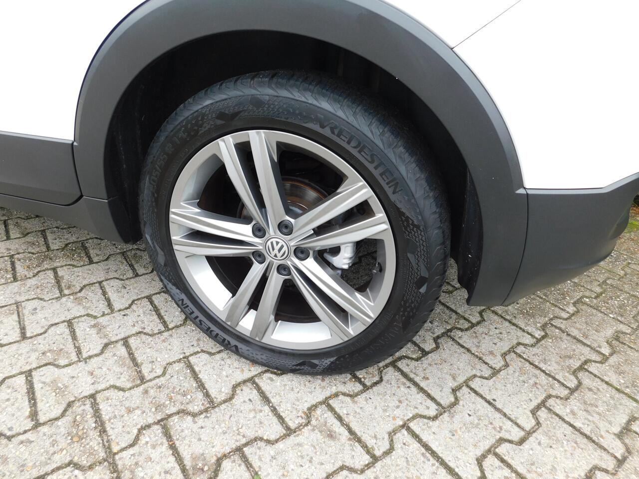 Volkswagen T-Cross 1.0 TSI Style, Navi, Carplay, Camera, Trekhaak.