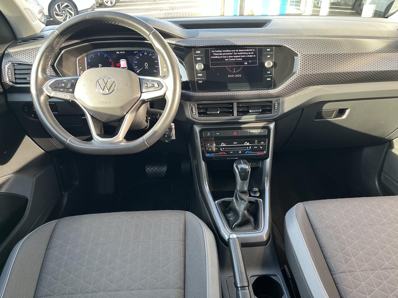 Volkswagen T-Cross 1.5 TSI R-Line / AUTOMAAT/ PARK. SENSOREN V+A/ CAMERA/ STOEL VERWARMING/ APP-CONNECT/ ACC/ DIGITAL DASH/ CLIMA/ DAB/ LED/ ISOFIX/ 17'' LMV