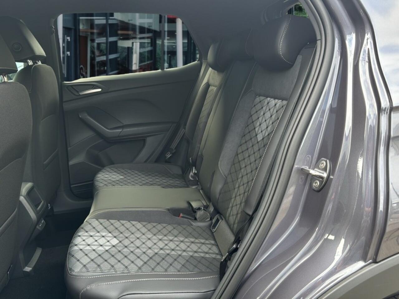 Volkswagen T-Cross 1.0 TSI DSG R-LINE CAMERA/CARPLAY/ACC/STOELVERW