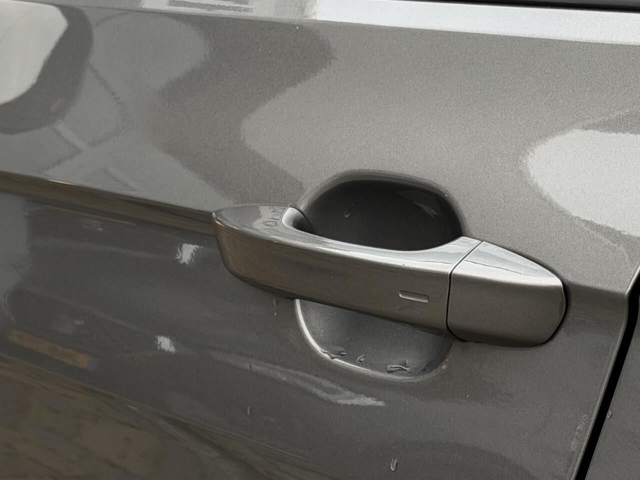 Volkswagen T-Cross 1.0 TSI Life | Trekhaak | Keyless | Camera