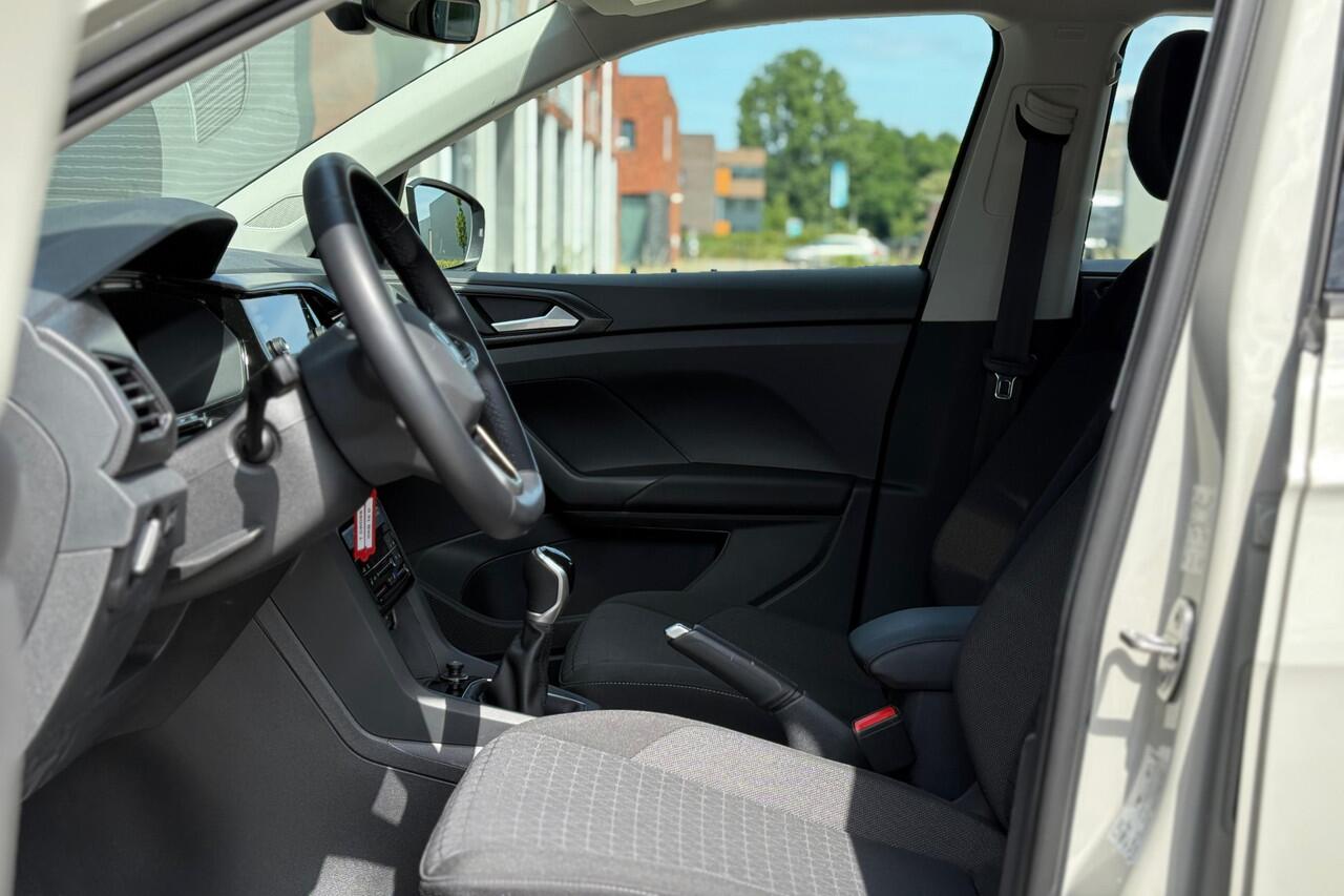 Volkswagen T-Cross 1.0 TSI Life 110pk - Carplay - Stoelverwarming - Camera - Virtual cockpit - Rijklaar