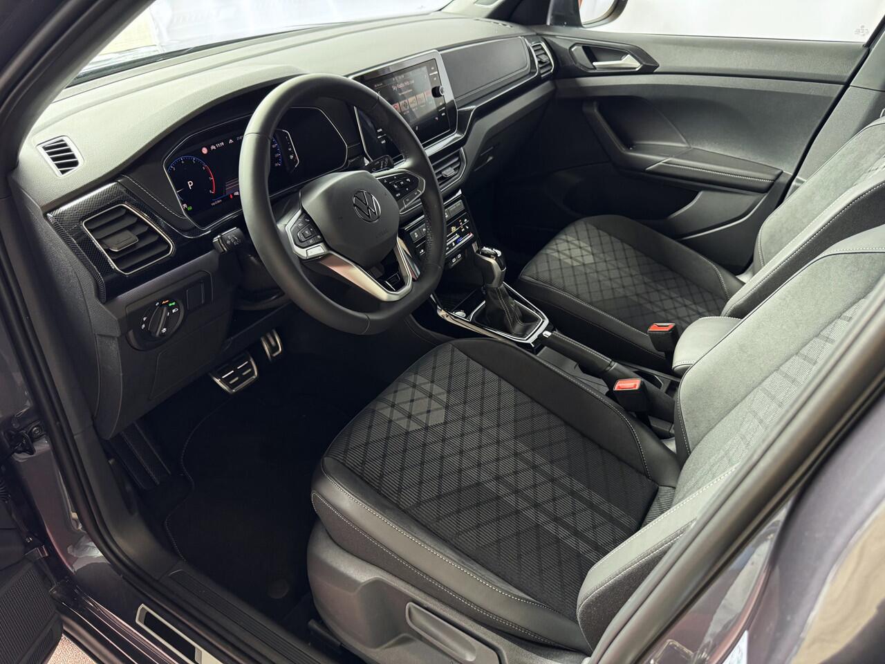 Volkswagen T-Cross 1.5 TSI 150PK ?NIEUWE AUTO? R-LINE EDITION TREKHAAK LED KEYLESS LMV IQ CAMERA STOELVERW ?2025? "Volkswagen rijden begint bij Topautos.nl - 75 topmodellen direct op voorraad!"