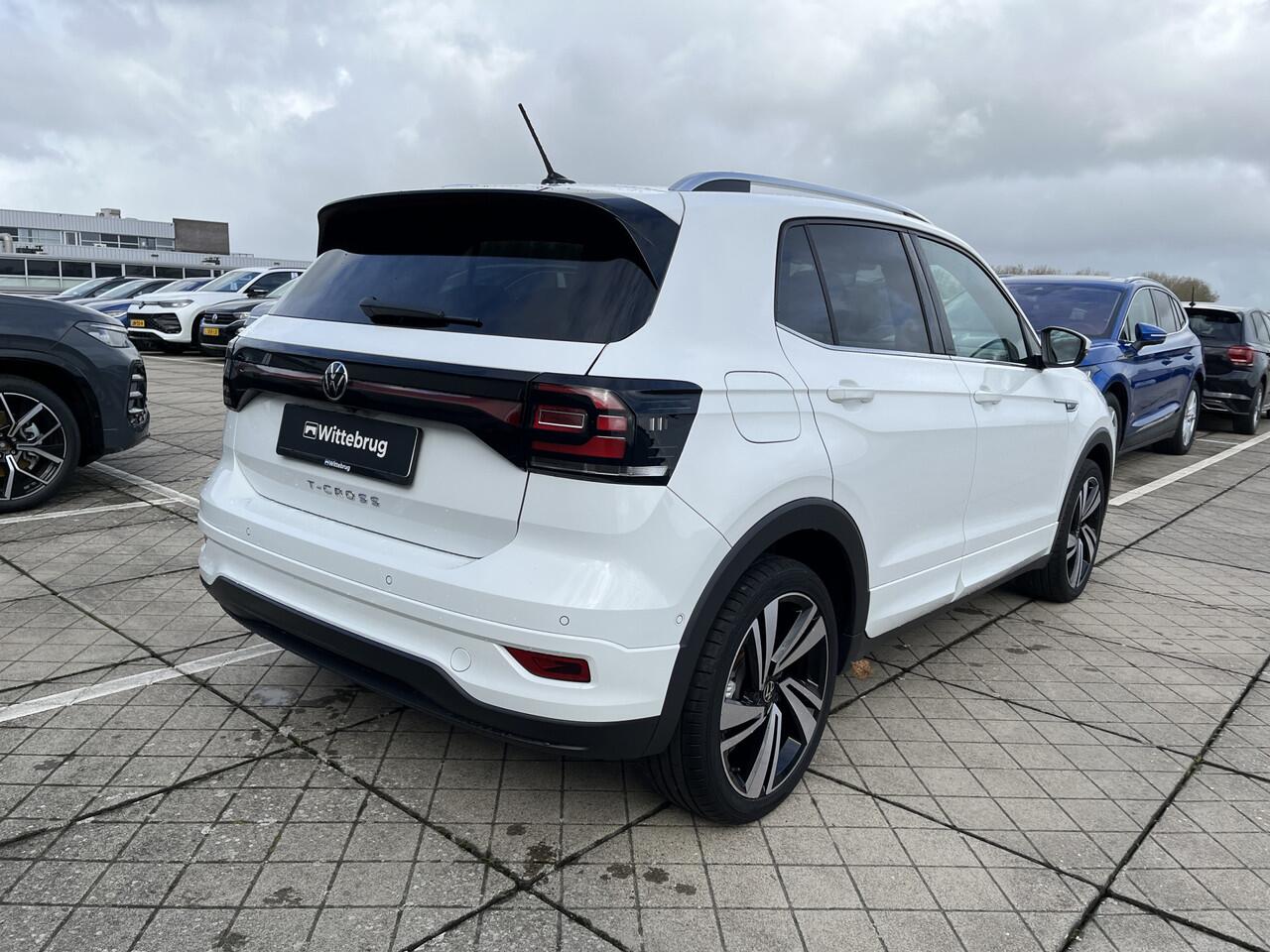 Volkswagen T-Cross 1.0 TSI R-Line Beats DSG Automaat App-Connect / Navigatie / R-Line in + exterieur / Beats / Digital Cockpit Pro / Camera