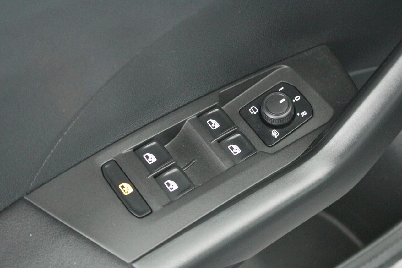 Volkswagen T-Cross 1.0 TSI 95pk Life Navigatie Adaptive Cruise Airco