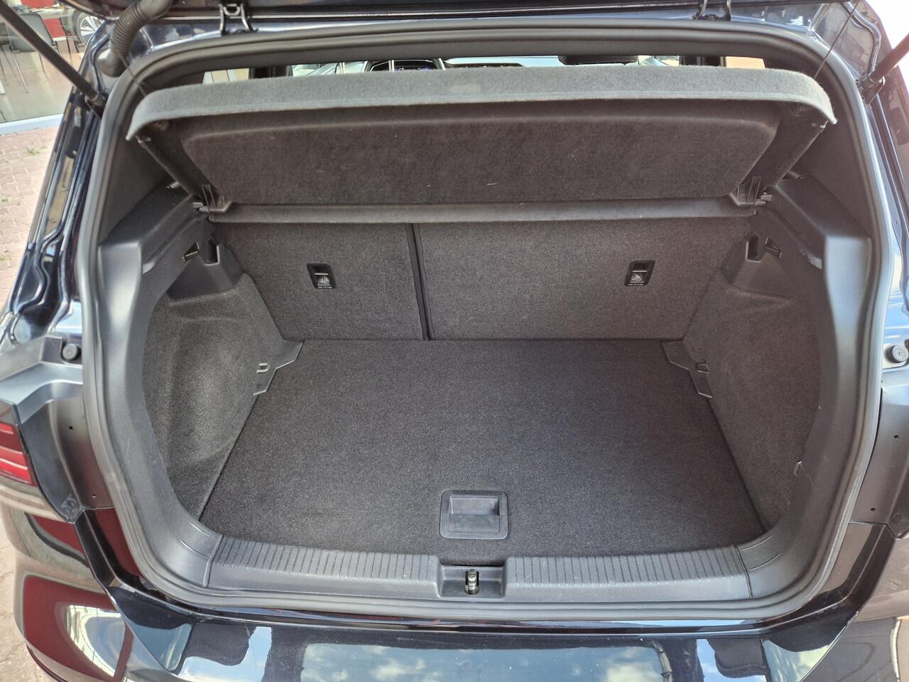 Volkswagen T-Cross 1.0 TSI Style R-line 12MND BOVAG GAR. | ECC | ACC | CARPLAY | CAMERA | PDC | VIRTUAL DISPLAY