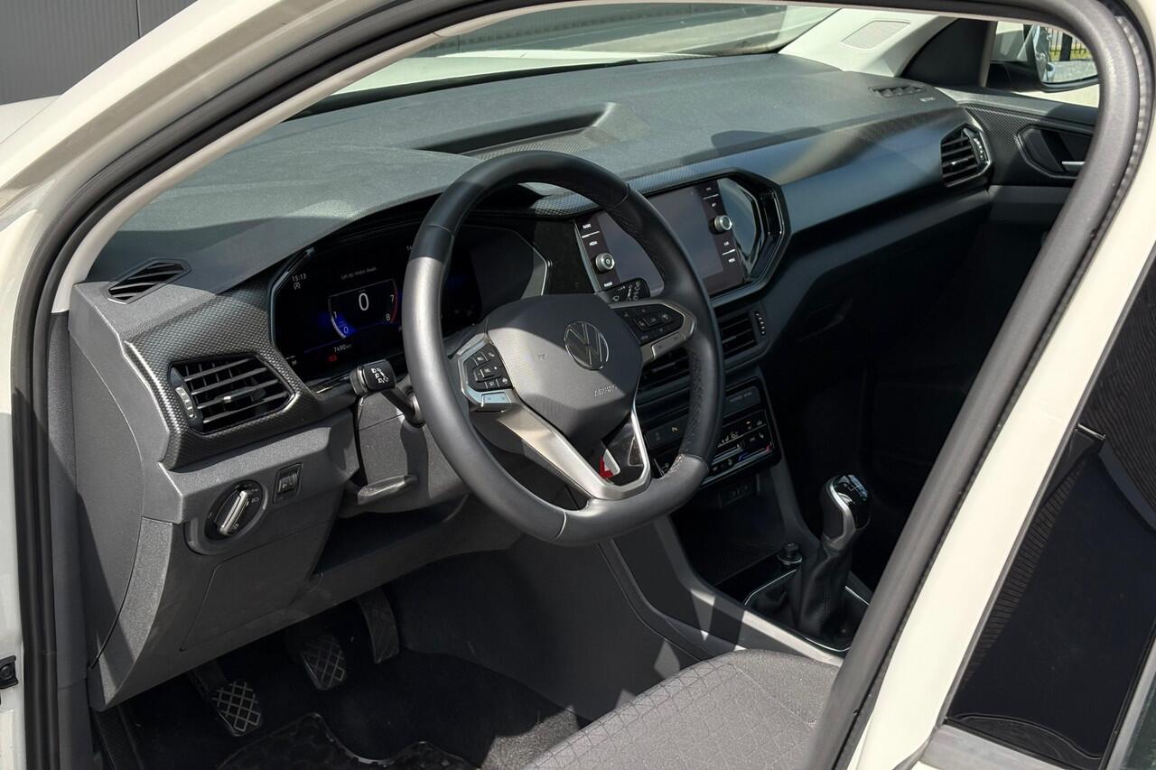Volkswagen T-Cross 1.0 TSI Life 110pk - Carplay - Stoelverwarming - Camera - Virtual cockpit - Rijklaar