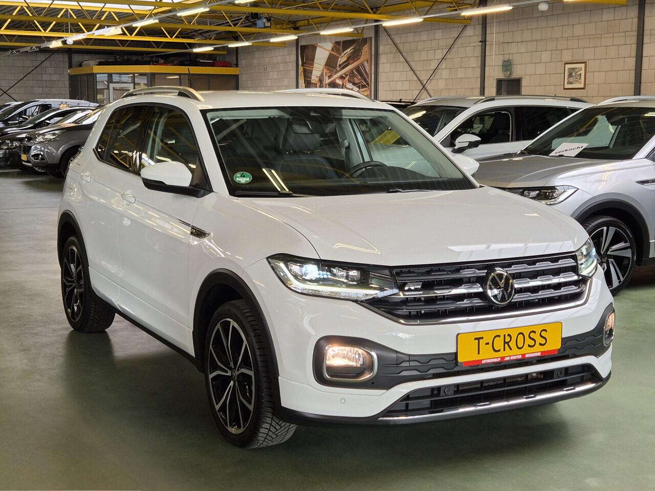 Volkswagen T-Cross 1.5 TSI Style -150pk- Automaat R-Line | Dodehoek sensoren | Camera | Digitale Cockpit Pro | Rijklaarprijs incl. 1 jaar Bovag garantie